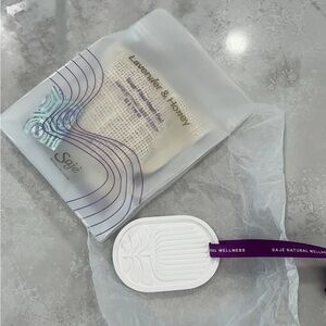 Saje Lavender & Honey Soap-Filled Wash Pad& AromAdorn ornament diffuser